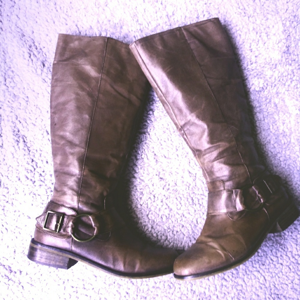 Steven Madden distressed boots